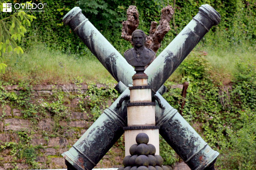 Escultura General Elorza